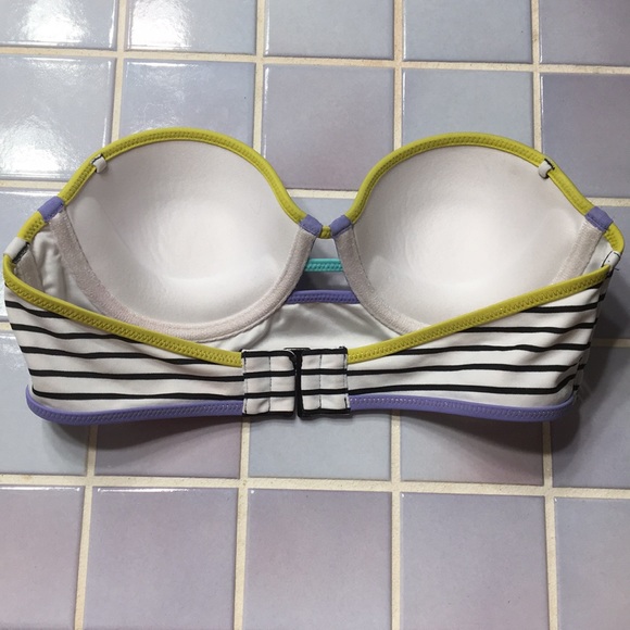 Victoria’s Secret bikini top - Picture 2 of 5